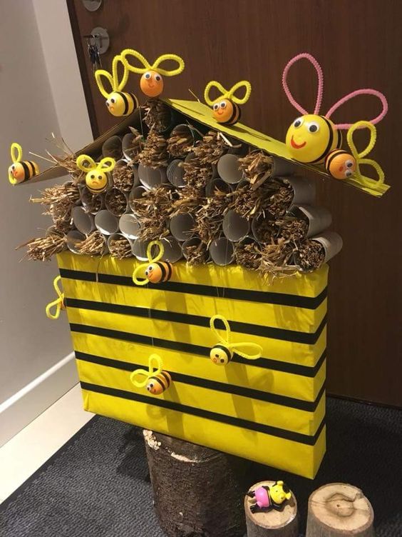 Kinder Egg Bees Display