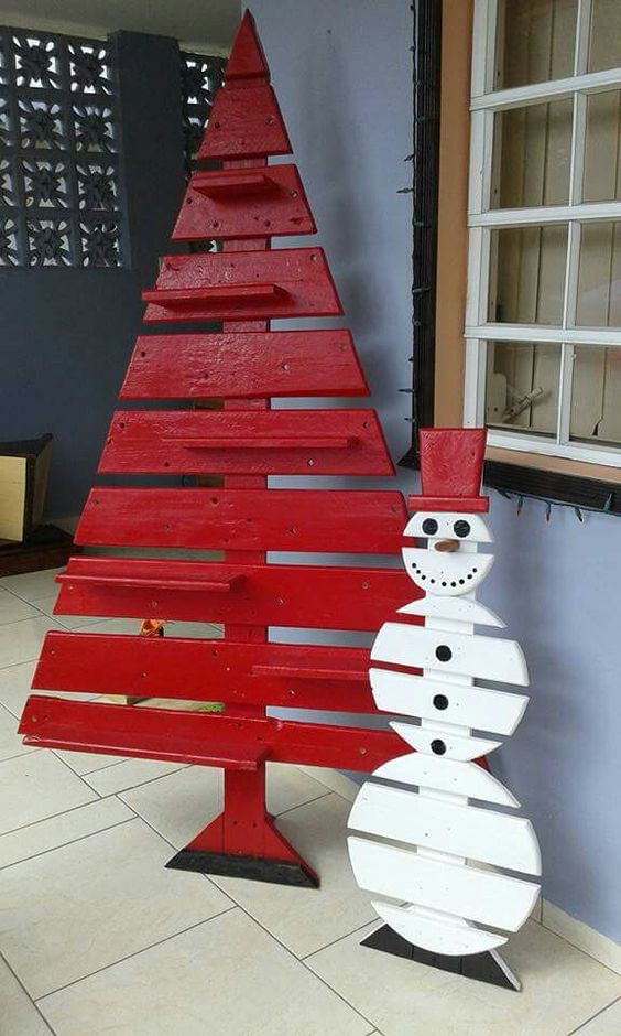 Red Pallet Tree