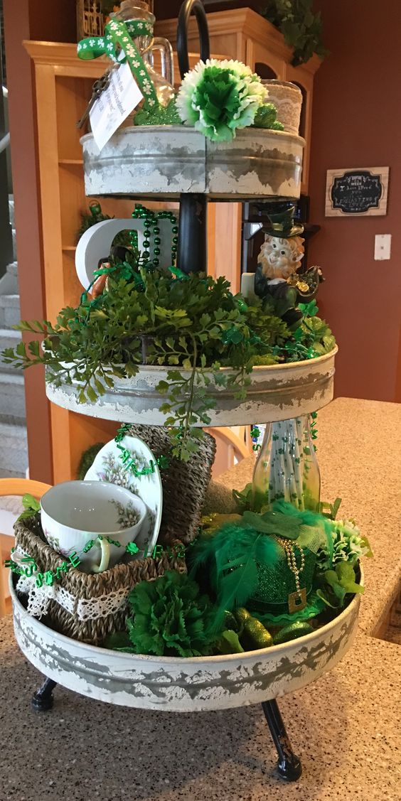 St pats tiered tray